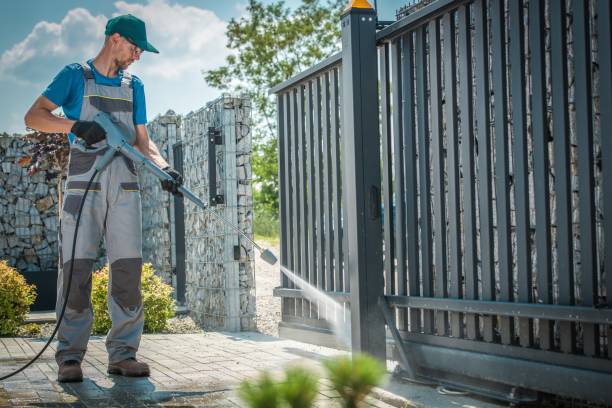 Best Pool Deck Cleaning  in Mill Plain, CT